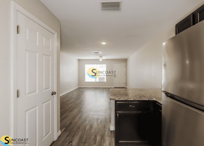 Foto del edificio - 8024 Juniper Rd