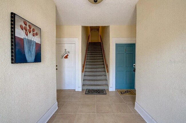 Front entrance - 2308 W North B St
