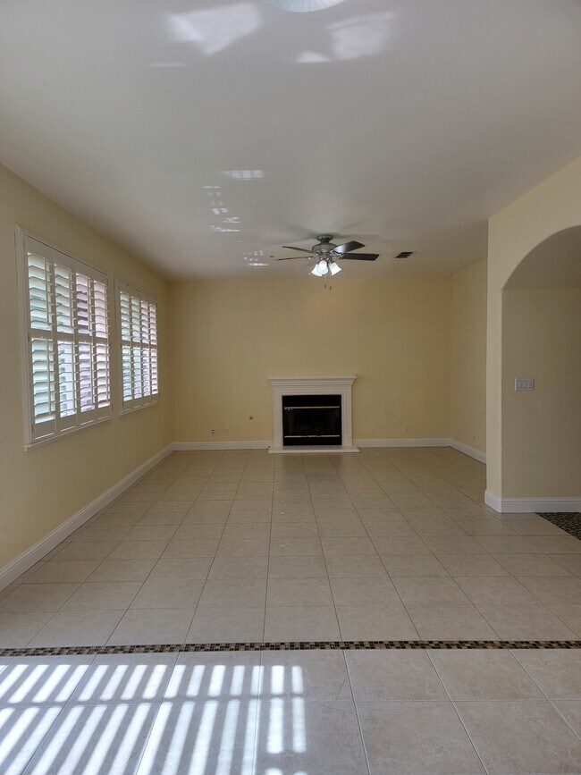 Foto del edificio - 382 Tennis Ct