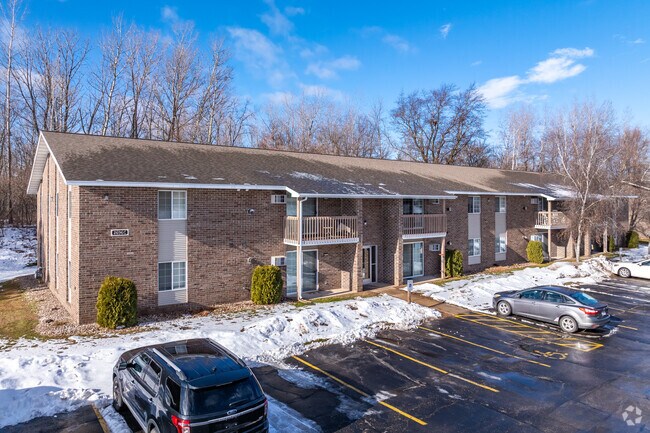 Fotografía del edificio - Birchwood Park Apartments