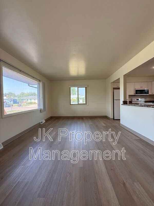 Foto del edificio - 236 21st Ave NW