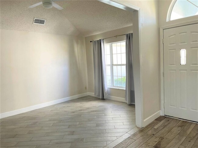 Building Photo - 3913 Kiawa Dr