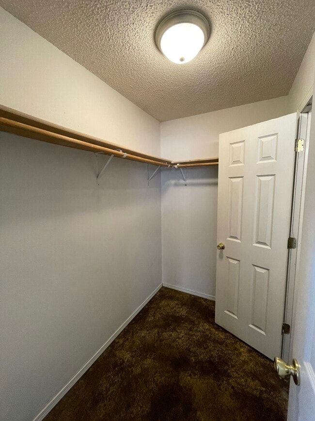 Foto del edificio - 289 N C St