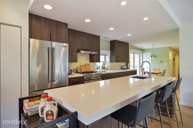 Building Photo - 3 br, 2 bath Condo - 1945 W Evergreen Ave