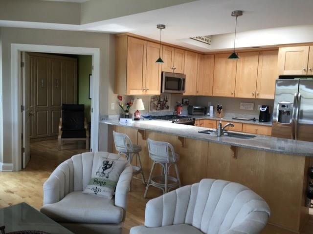 Building Photo - 101 Main St