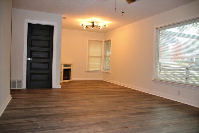Building Photo - 4601 Birchman Ave