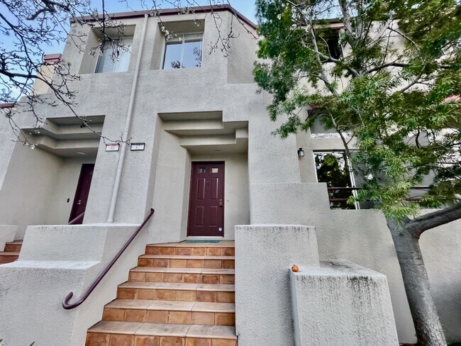 Foto del edificio - 47 E Court Ln
