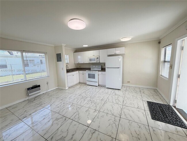 Foto del edificio - 2571 NW 13th Ct