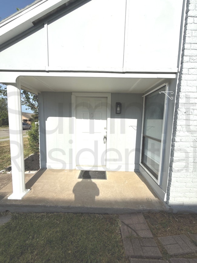 Building Photo - 6078 Dooley Dr