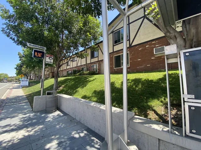 Building Photo - 4085-4089-4089 Nobel Dr