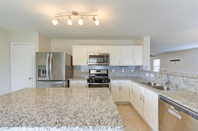 Building Photo - 18503 Fair Grange Ln