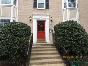 Building Photo - 808 S Arlington Mill Dr