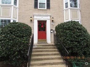 Building Photo - 808 S Arlington Mill Dr