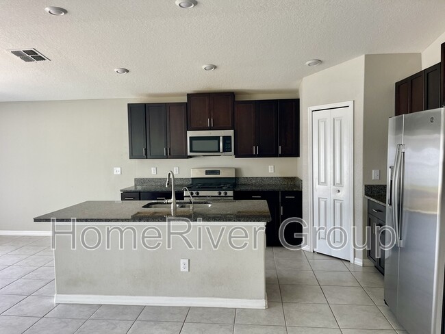 Building Photo - 10321 Scarlet Skimmer Dr