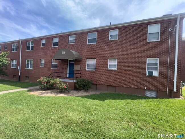 Foto del edificio - 758 New Britain Ave