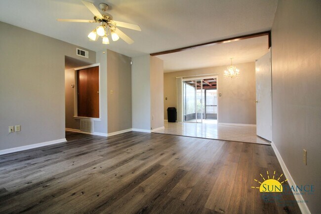 Building Photo - Great 3 Bedroom Home In Shalimar!
