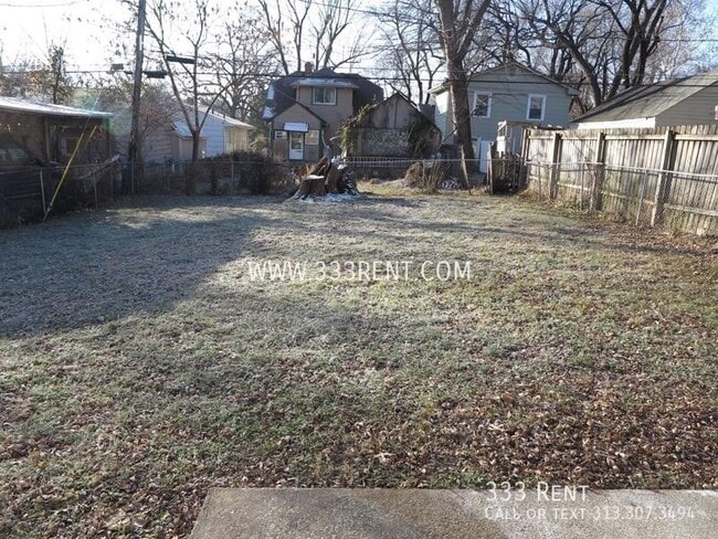 Building Photo - You'll find this cozy home in Waldo has th...