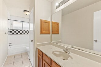 Building Photo - 2602 Orion Dr