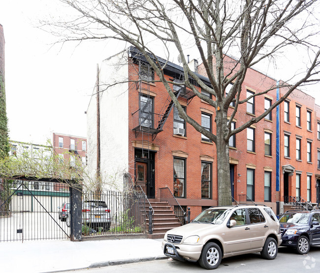 Building Photo - 238 Degraw St