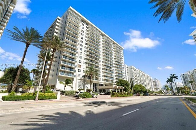 Foto del edificio - 5701 Collins Ave