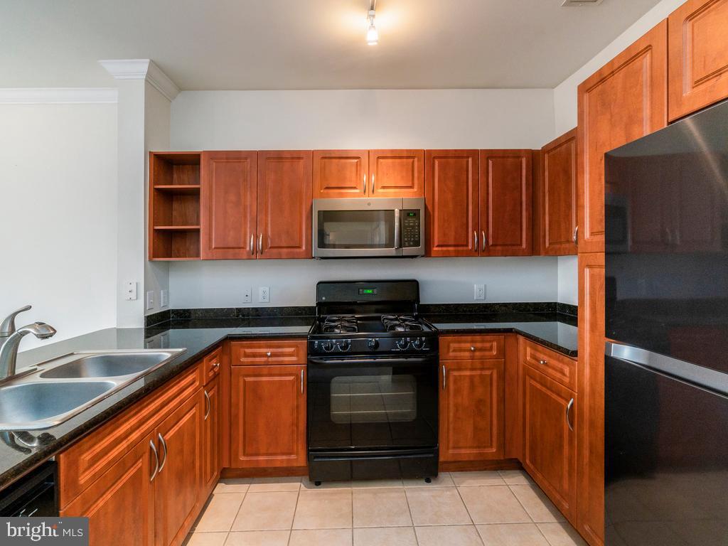 12900 Centre Park Cir Unit 201, Herndon, VA 20171 Condo for Rent in