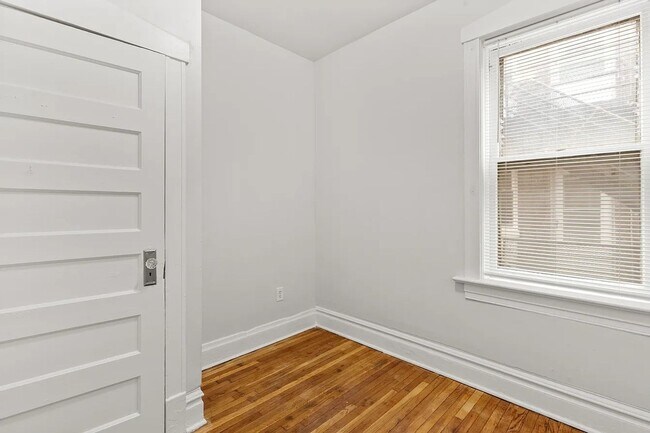 Foto del edificio - 3176 Gustine Ave