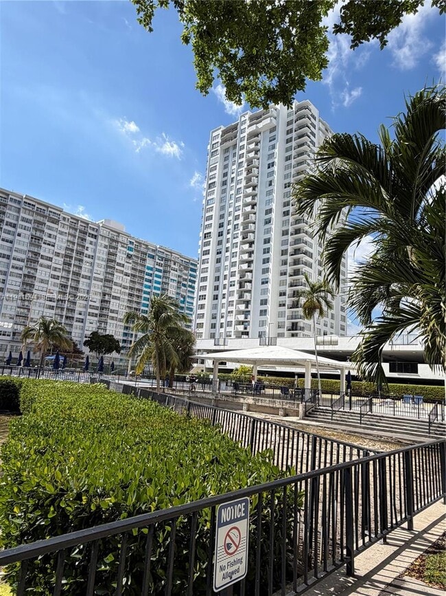 Building Photo - 2780 NE 183rd St