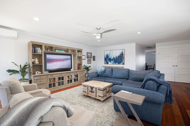 Building Photo - Furnished Summer Rental