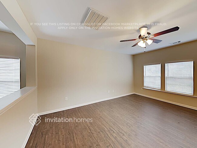 Foto del edificio - 4406 Kiddle Ln