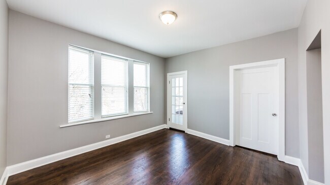 Building Photo - 3905 W Belden Ave