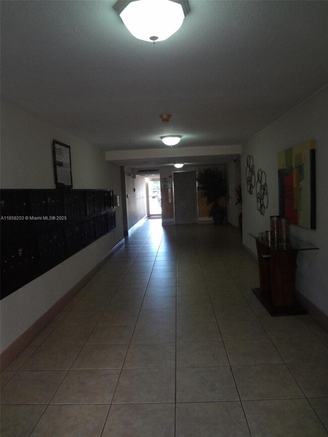 Foto del edificio - 9310 Fontainebleau Blvd