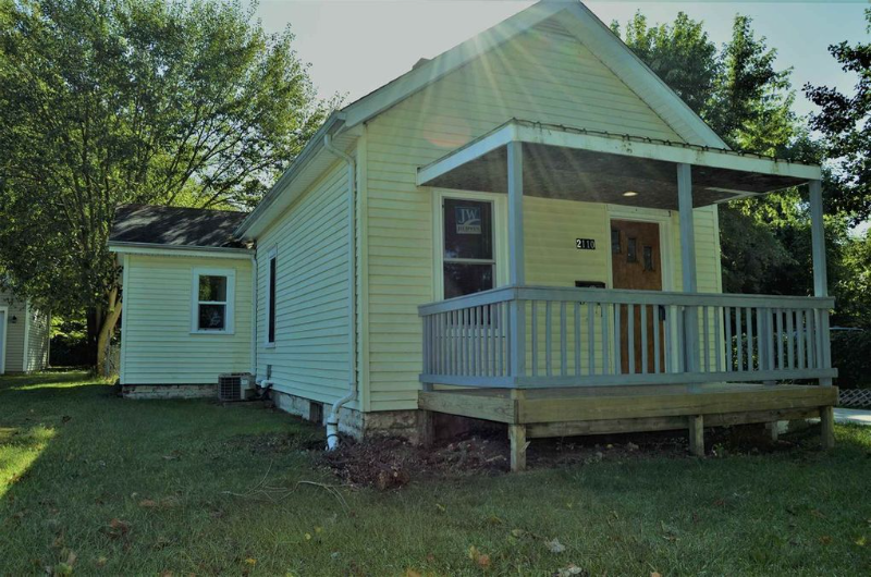 Primary Photo - 2110 Oliver St