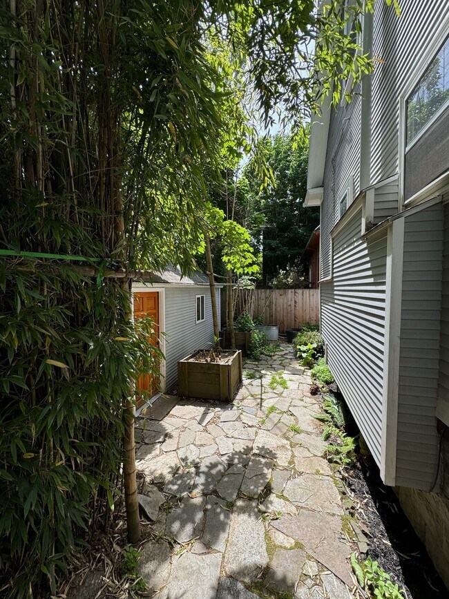 Foto del edificio - 634 NE 28th Ave