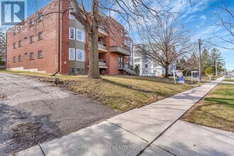 Building Photo - 401 Erb St W