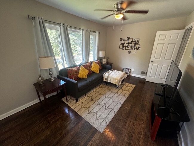 Building Photo - Room in House on Oldknow Dr NW