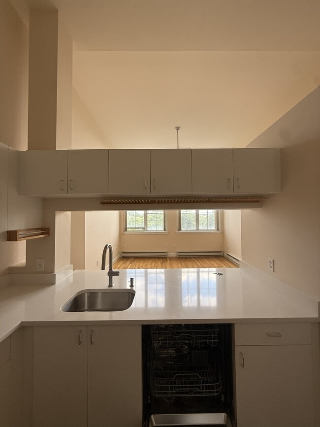 Foto del edificio - 240 Heath St
