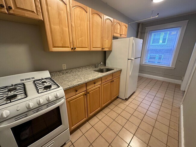 Building Photo - 1 Bedroom