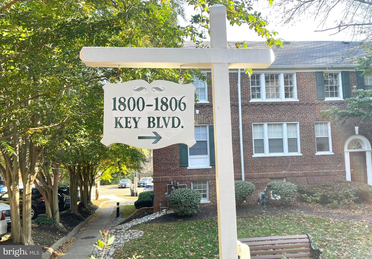 Primary Photo - 1802 Key Blvd