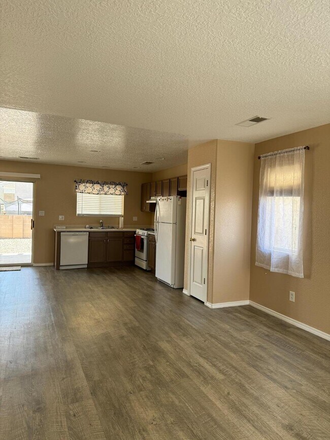 Building Photo - 10920 Tomatillo Ln SE
