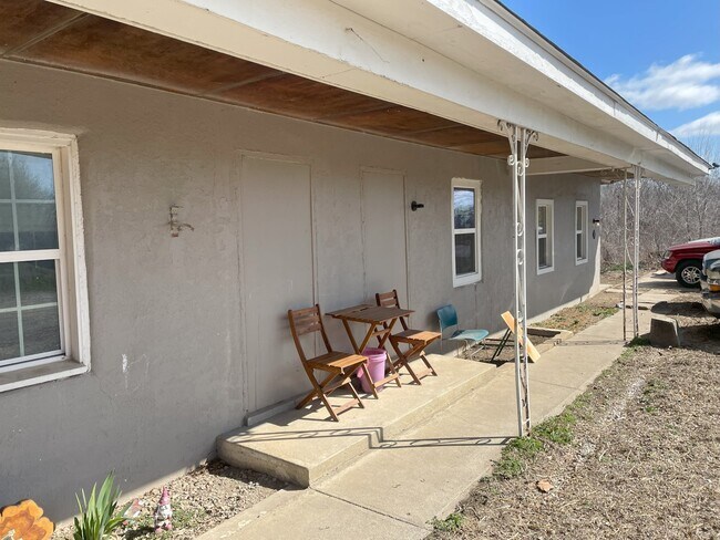 Foto del edificio - 2379 Locust Road, Unit Apt. #3