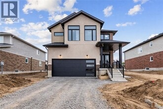 Building Photo - 123 Maple St