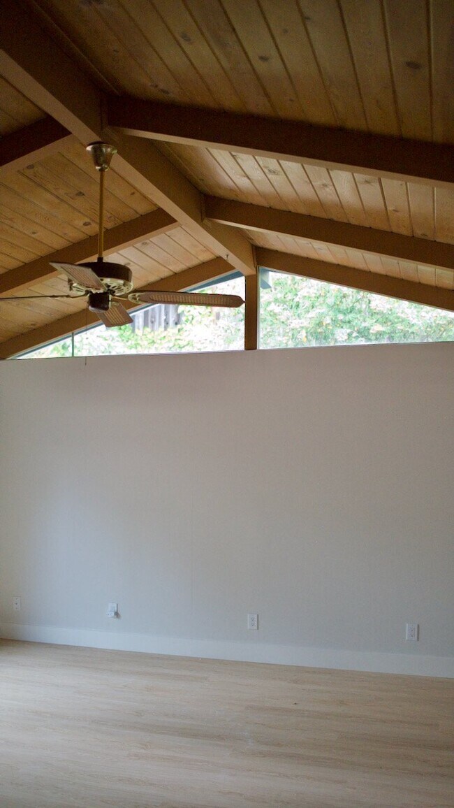 Building Photo - 620 Lockwood Dr