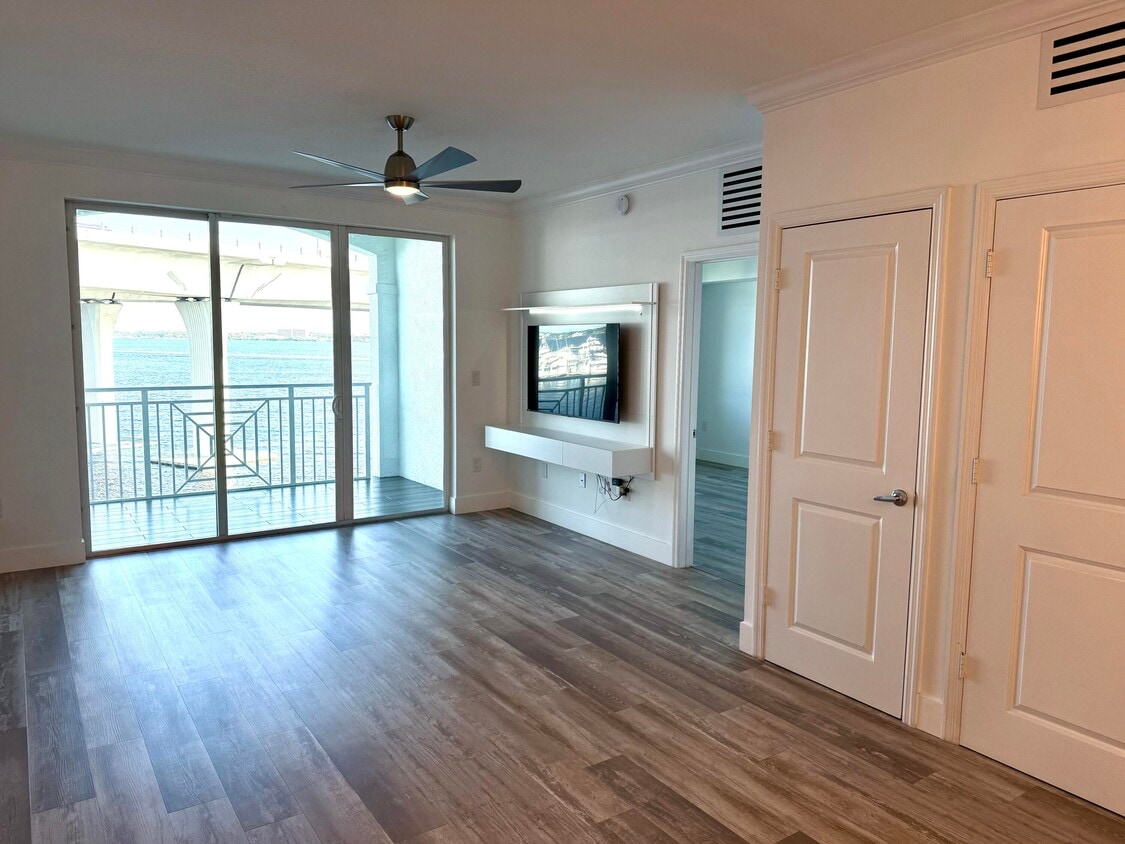 Foto principal - 415 NW Flagler Ave