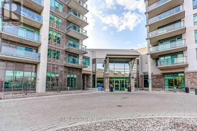 Building Photo - 1215 Bayly St