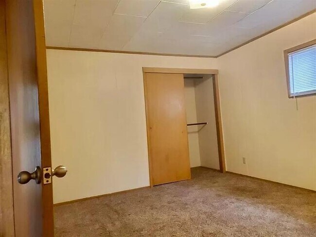 Building Photo - Attic 3rd bedroom converted to storage /of...