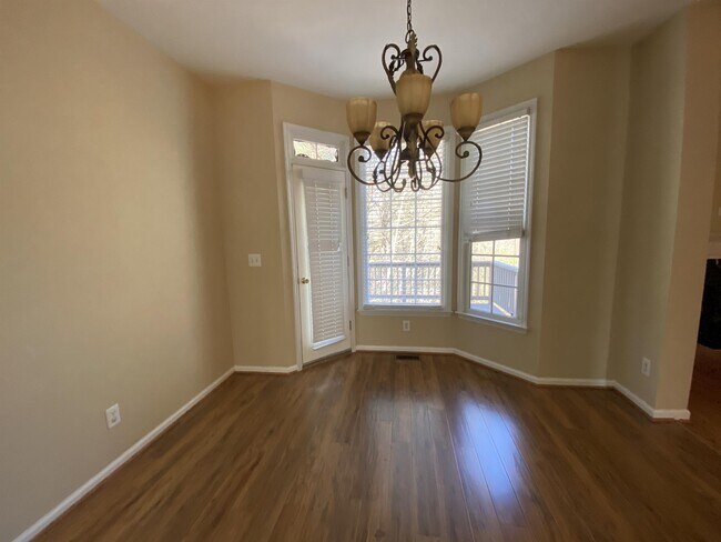 Foto del edificio - 137 Towne Park Dr