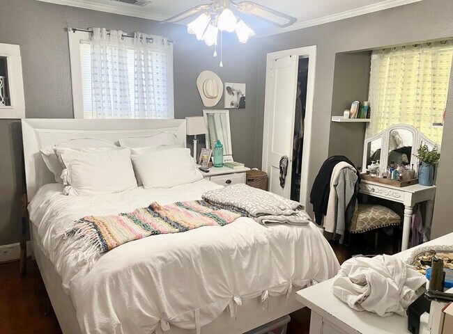 Foto del edificio - 3 Bedroom 2 bath home on Park Street