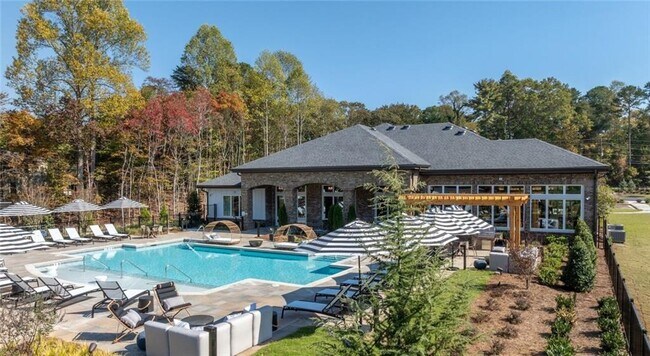 Building Photo - 900 Mountaintop Ave