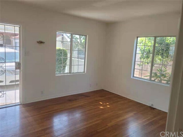 Building Photo - 1130 S Chapel Ave
