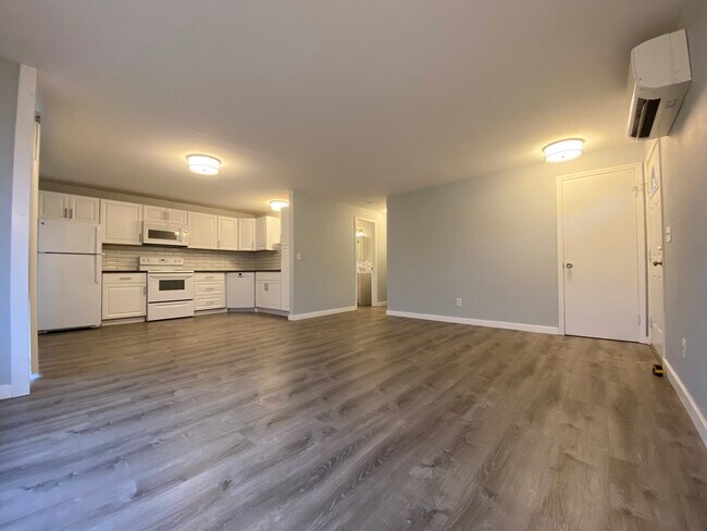 Building Photo - 625 NW Fenton St